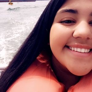 Meet your Posher, Roxanna